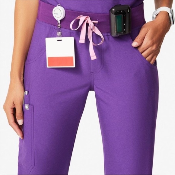 Figs Purple Set with Kade Cargo Pants, XS - Picture 7 of 9